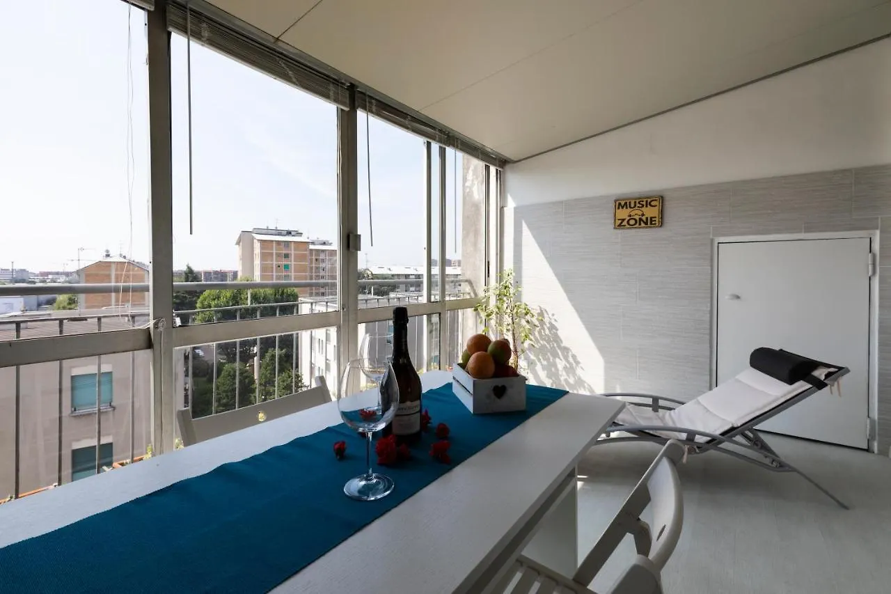 La Veranda - Bright Top Floor Apartment With Views Of The Madonnina Mediolan 0*,