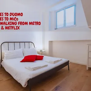Centre - 10 Minutes To Duomo - Free Wifi E Netflix Appartamento
