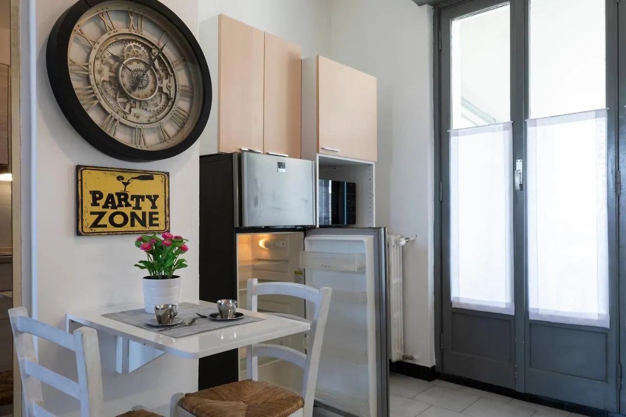 La Veranda - Bright Top Floor Apartment With Views Of The Madonnina Milan 0*,  Italy