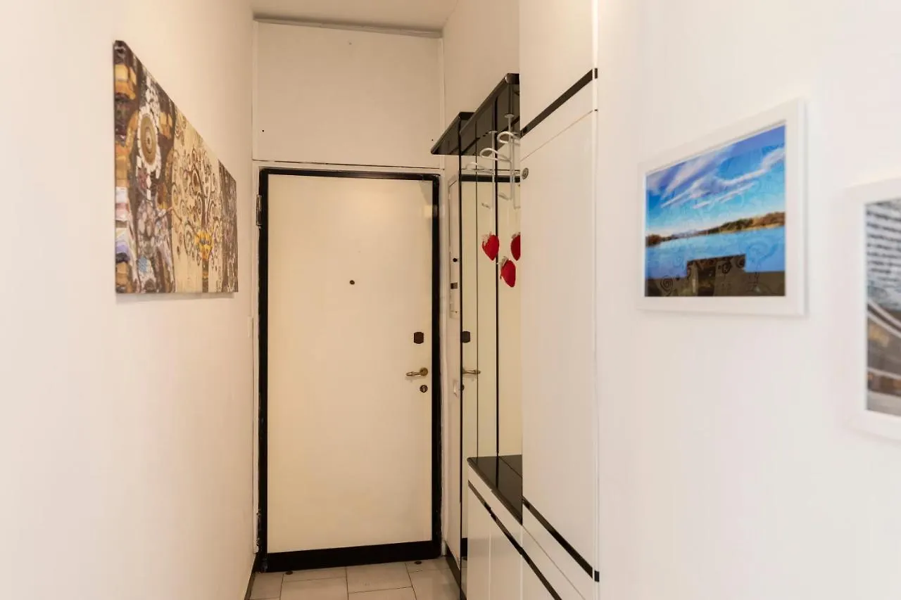 La Veranda - Bright Top Floor Apartment With Views Of The Madonnina Milan