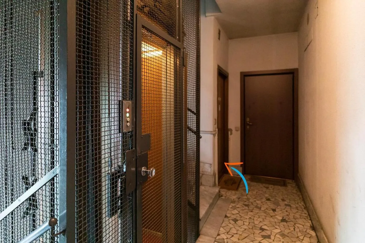 La Veranda - Bright Top Floor Apartment With Views Of The Madonnina Milan Italy