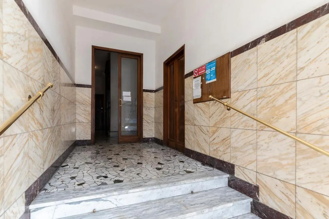 La Veranda - Bright Top Floor Apartment With Views Of The Madonnina Milan Italy