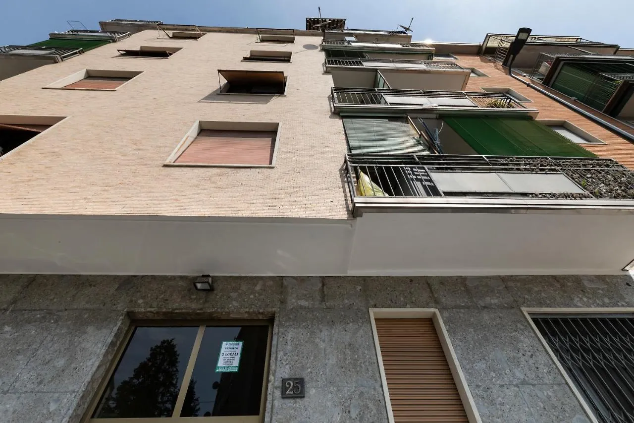 La Veranda - Bright Top Floor Apartment With Views Of The Madonnina Milan 0*,  Italy
